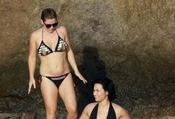 "Słoneczna Sonny": Demi Lovato w kusym stroju kąpielowym u boku tajemniczego chłopaka