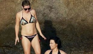 "Słoneczna Sonny": Demi Lovato w kusym stroju kąpielowym u boku tajemniczego chłopaka