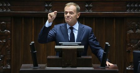 Donald Tusk wie, jak można było uniknąć afery z Amber Gold