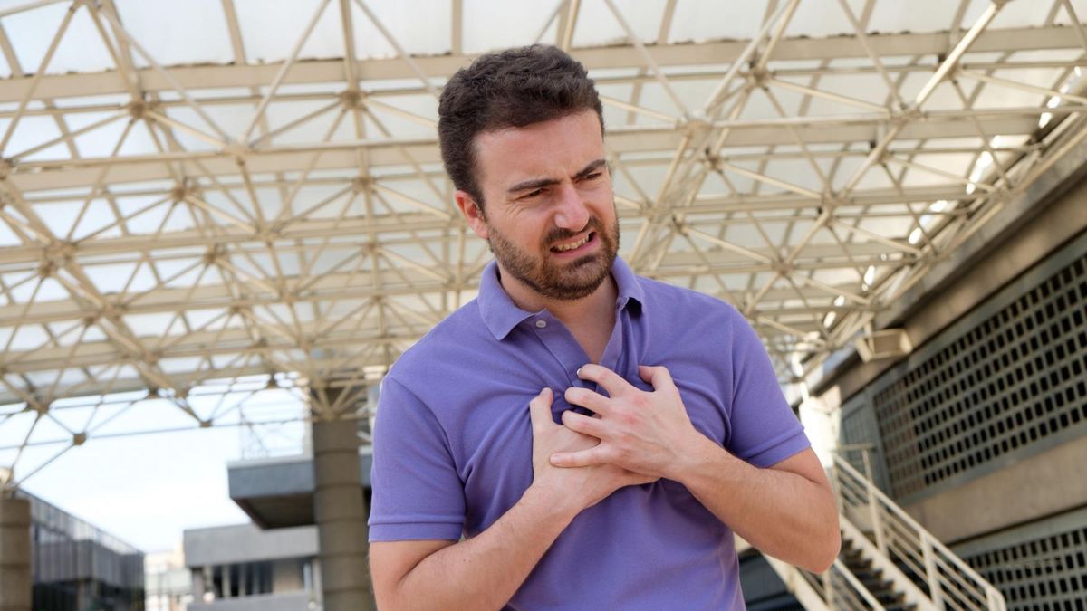 Zgaga jako objaw często występuje w chorobie refluksowej przełyku