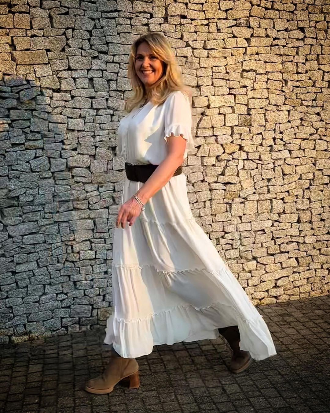 Wachowicz wybrała białą sukienkę, fot. Instagram.com/ewawachowicz