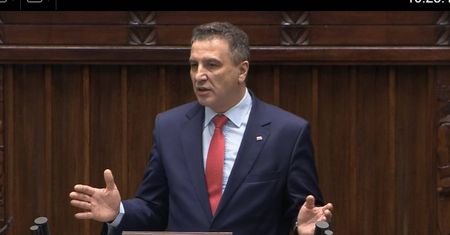 Sachajko drwi z Hołowni: "Panie marszałku najbardziej na świecie otwartego Sejmu"