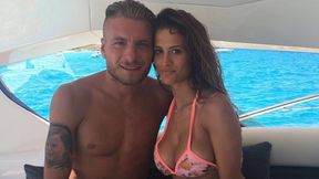 Włoski napastnik strzela gola za golem. Seksowna żona w końcu może być dumna