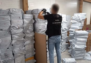 Wielkie odkrycie pod Warszawą. W magazynach towar za miliony