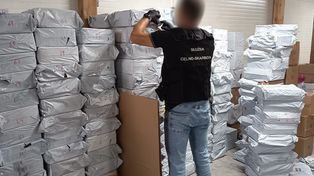 Wielkie odkrycie pod Warszawą. W magazynach towar za miliony