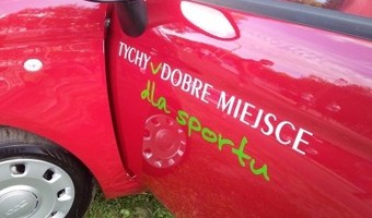 Zwycizcy z Tychow - czerwony Fiat 500 dla brzowej medalistki