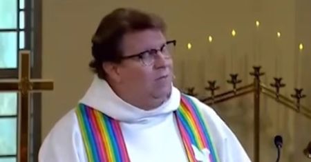 Szok w Nowym Jorku. Pastor podczas mszy ogłosił zmianę płci