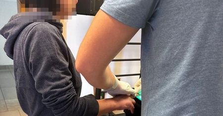 Zadzwoniła na 112 i zgłosił kradzież tablic rejestracyjnych. Kobieta miała 2 promile alkoholu w organizmie.