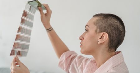 Jak zeskanować negatyw smartfonem? Nie trzeba na to wydawać pieniędzy