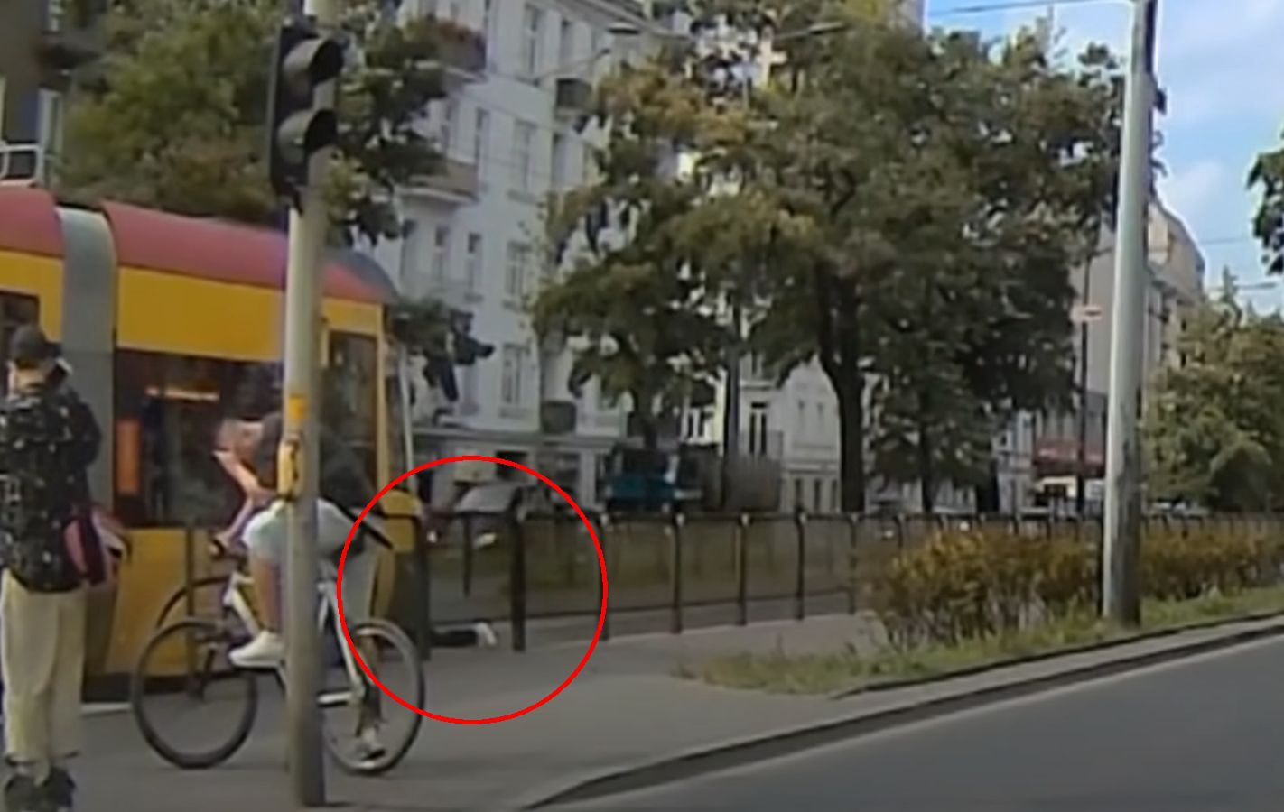 Koszmarny wypadek w Warszawie. Kobieta potrącona przez tramwaj