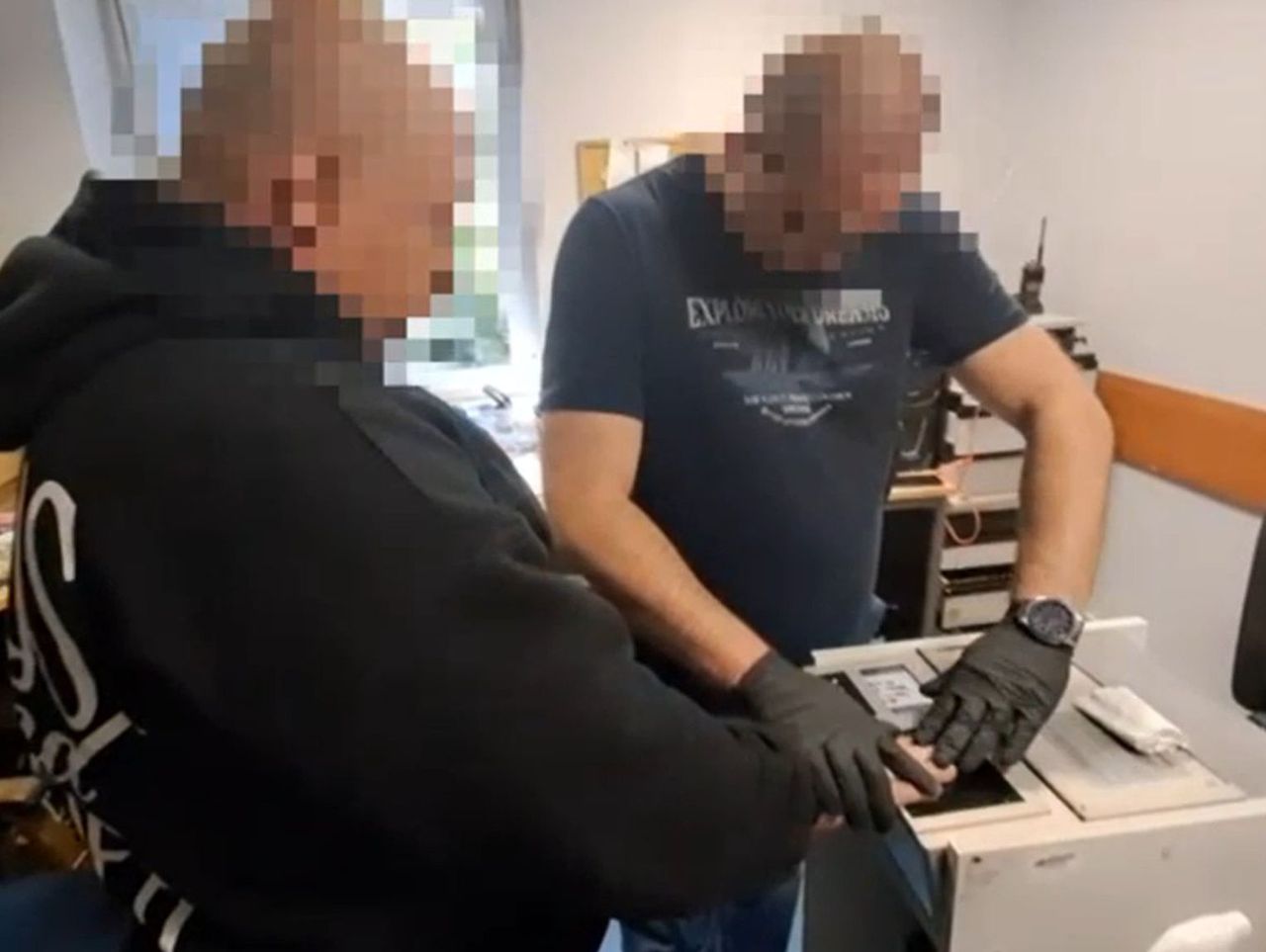 Wołomin: Policjanci przejęli pięć kg narkotyków. Doszło do zatrzymań