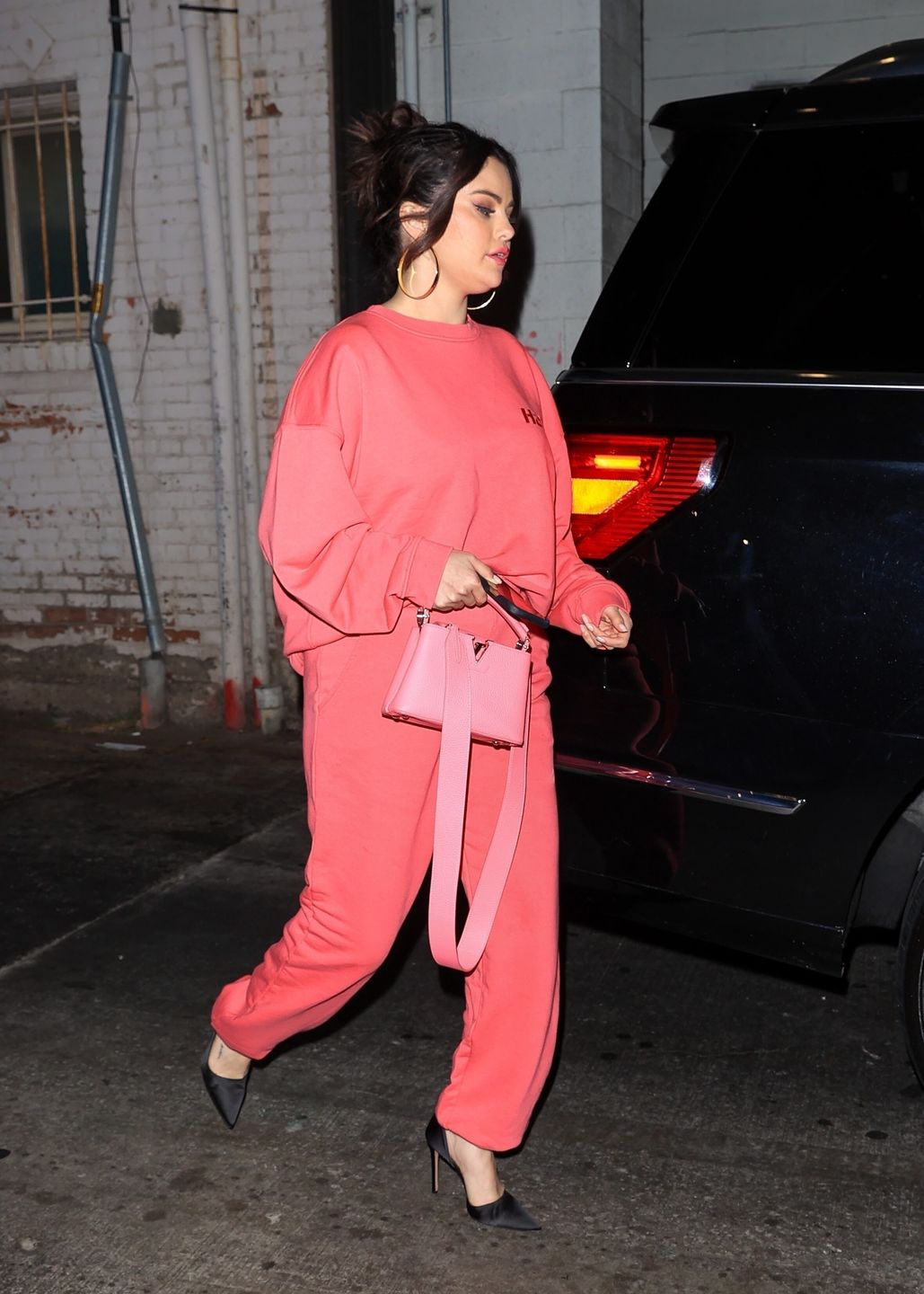 Selena Gomez w różowym dresie