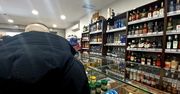 "Nocne ożywienie"? Przeanalizował godziny zakupu alkoholu