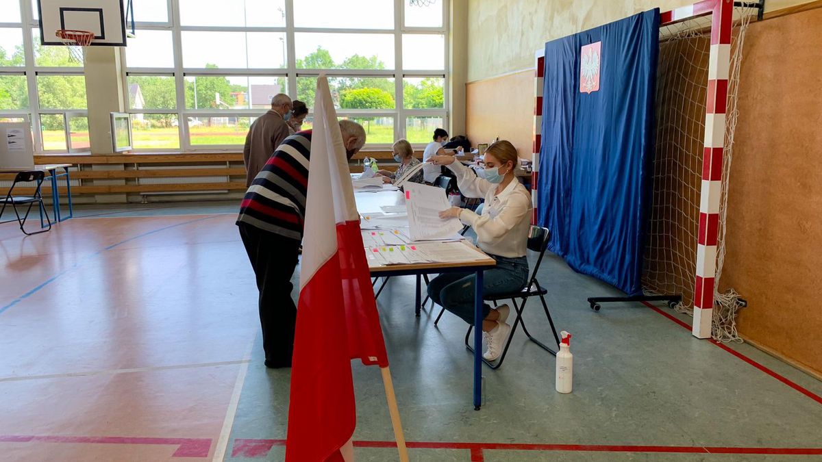 Lokale wyborcze Wrocław w wybory 2020. Godziny otwarcia lokali wyborczych. Jak sprawdzić gdzie można zagłosować? Jak głosować, żeby głos był ważny?