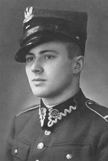 Jan Nowak Jeziorański w mundurze Wojska Polskiego. W 1939 roku ruszył na wojnę z Niemcami, trafił do niewoli, z której zbiegł, by zostać żołnierzem podziemnych struktur AK