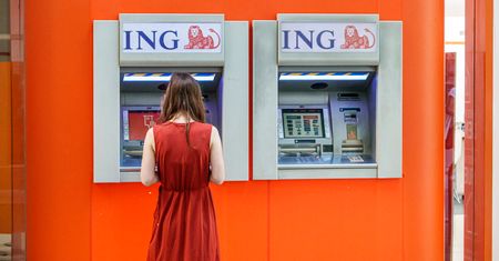 Klientka ING straciła 10 tys. złotych. Przestępcy podszyli się pod firmę kurierską