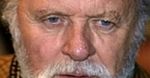 Anthony Hopkins ściga Bonda