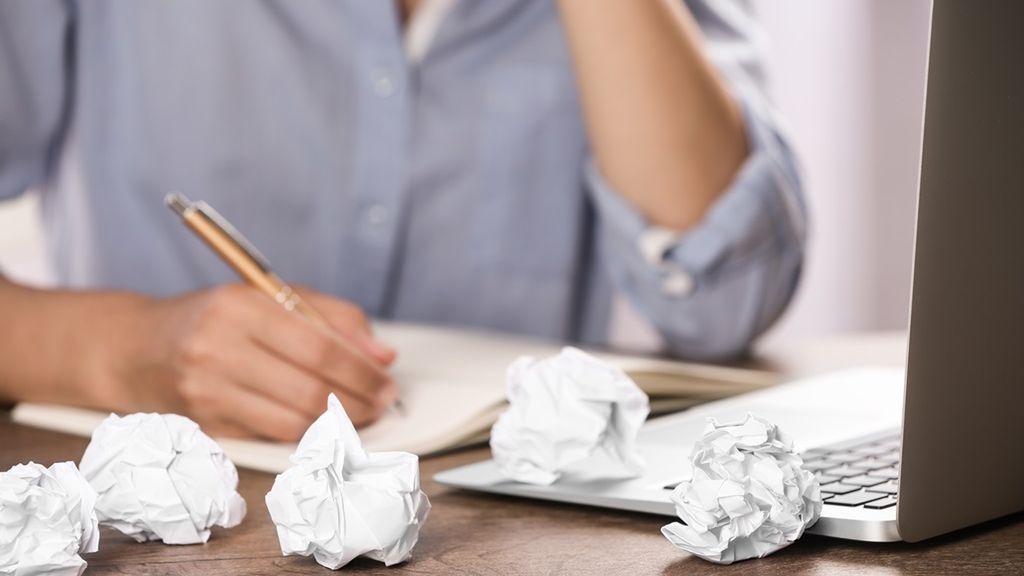 Esej to ogólne rozważania natury etycznej, filozoficznej i estetycznej, w której pokazujemy swoje zdanie na dany temat