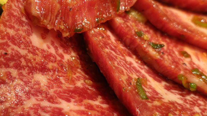 Surowy rostbef wołowy (mięso i tłuszcz, II klasa mięsa)