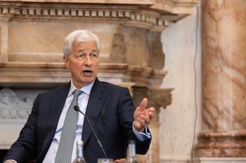 "Przegrywacie". Prezes wielkiego banku ostrzega Europę