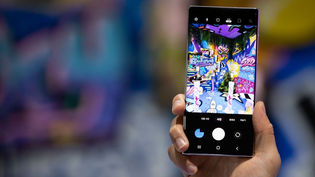 Samsung zgłosił patent na smartfon z dodatkowym przezroczystym wyświetlaczem