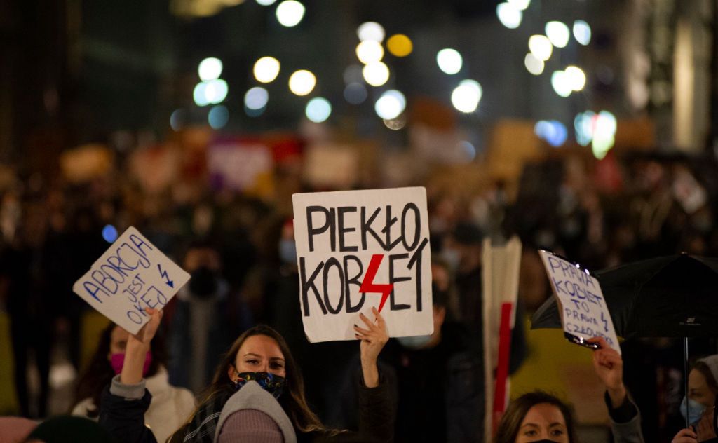 Polki protestują przeciwko zakazowi aborcji