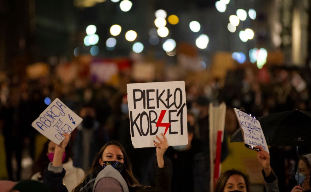 Polki protestują przeciwko zakazowi aborcji