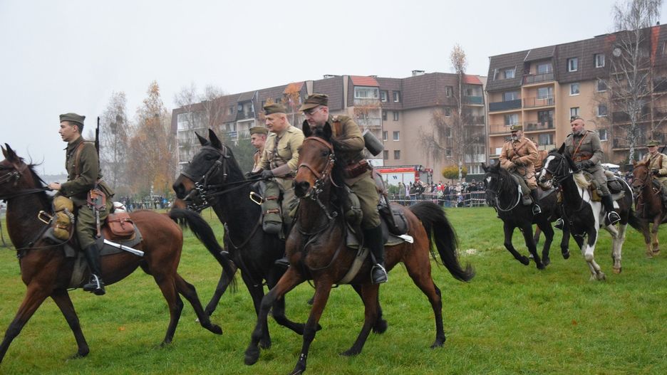 Inscenizacja w reżyserii Jerzego Hanisza zgromadziła tłuymy widzów