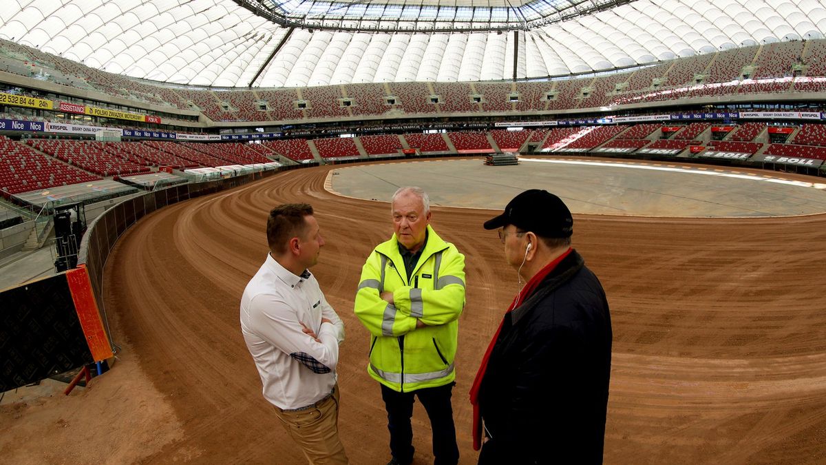 WP SportoweFakty / Łukasz Trzeszczkowski / Tor na Boll Warsaw FIM Speedway Grand Prix of Poland powstawał pod nadzorem Ole Olsena (w środku)