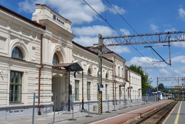 Białystok. Zabytkowy dworzec odzyskał dawny blask