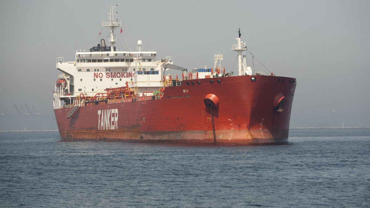 Tankowiec klasy VLCC - Very Large Crude Carrier - (zdjęcie ilustracyjne )