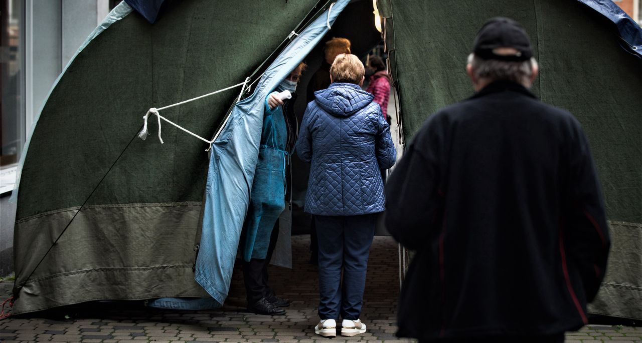 Obowiązkowe szczepienie na COVID-19. Bajka czy przyszłość?