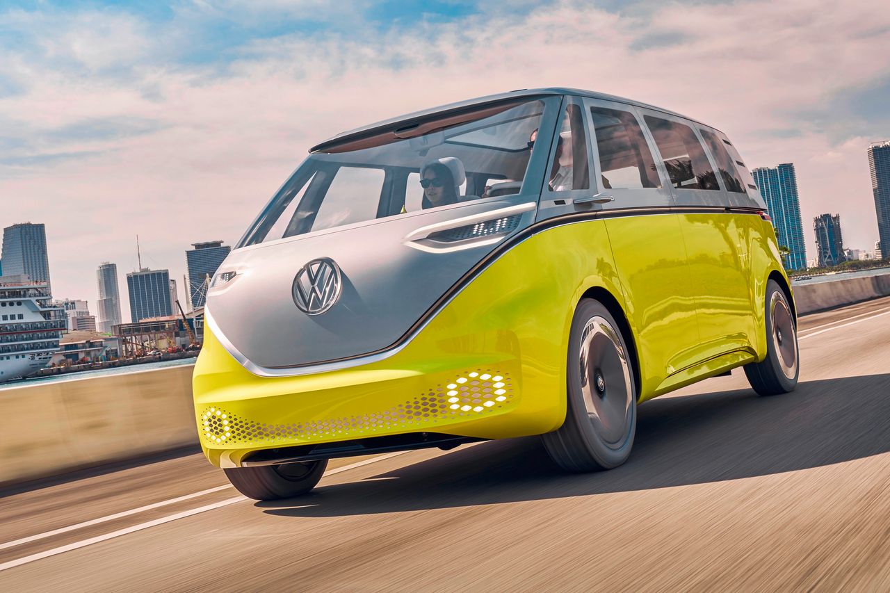 Skoro Volkswagen pokazuje takie elektryczne koncepty jak I.D. Buzz, to nie wierzę, że niebawem nie zobaczymy EV-Beetle'a.