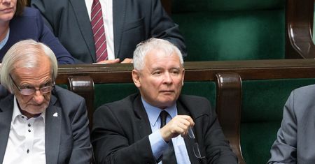 Międzynarodowy raport. Polska najszybciej na świecie idzie w kierunku autokracji