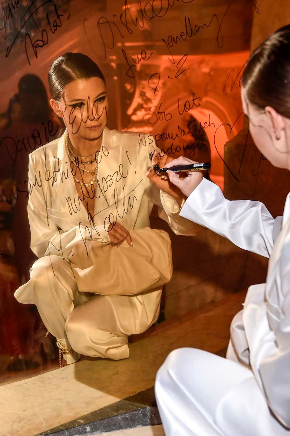 Julia Wieniawa na ELLE Style Awards 2019 cała w bieli