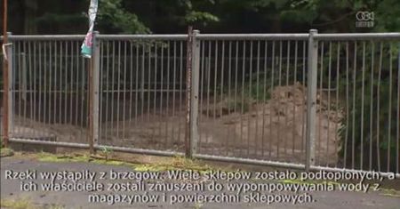 Ulewy zmusiły władze do ewakuacji około 900 tys. mieszkańców