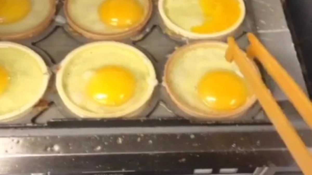 Pracownik McDonald's zdradził przepis na kanapkę McMuffins