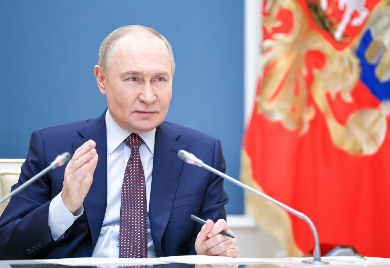 EU reaches consensus on modest 17th sanctions package on Russia
