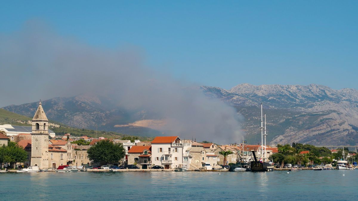 Pożary w Chorwacji. Strażacy apelują do mieszkańców i turystów