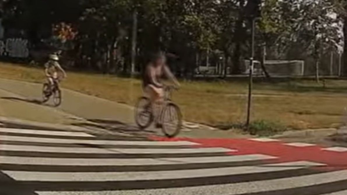 Łódź. Potrącenie rowerzystki na drodze dla rowerów