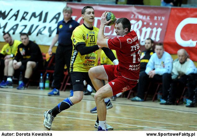 - Nie mam zerwanych wiązadeł - uspokaja Michał Tórz