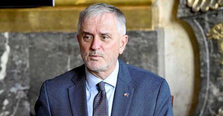 Ludzie Putina ścigają prezydenta Wałbrzycha. Dowiedział się przez SMS