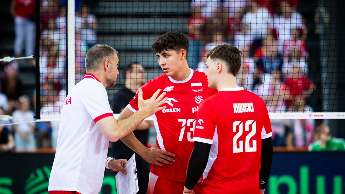 WP SportoweFakty / Monika Pliś / Jakub Nowak (w środku) w rozmowie z Nikolą Grbiciem