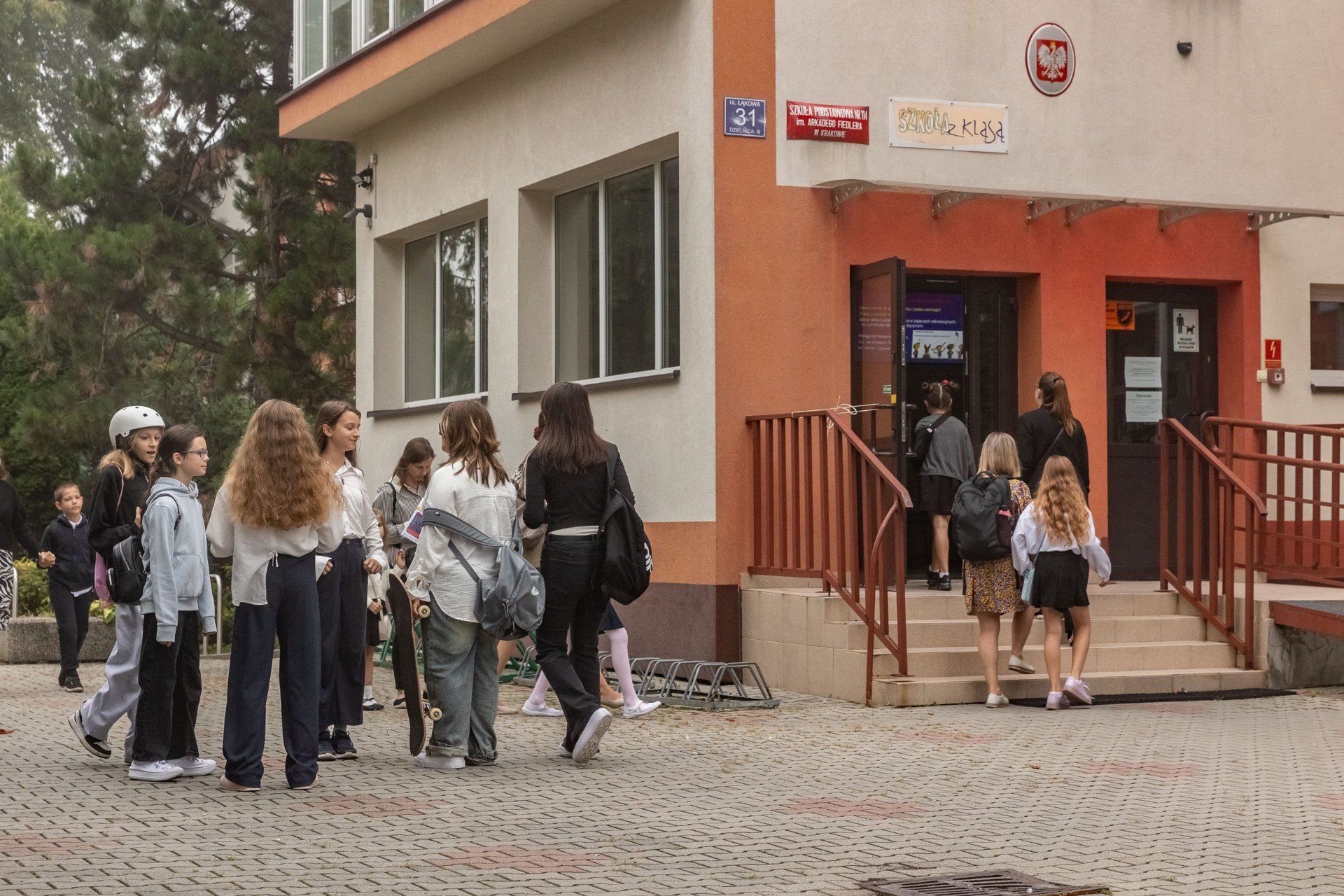 Pierwszy dzień szkoły to wielkie emocje, dla tych którzy szkolny tornister włożą po raz pierwszy