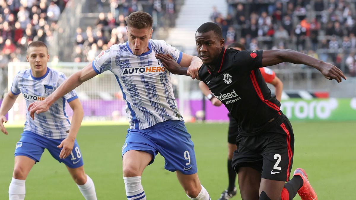 Getty Images / Alex Grimm / Na zdjęciu: Krzysztof Piątek (w środku)