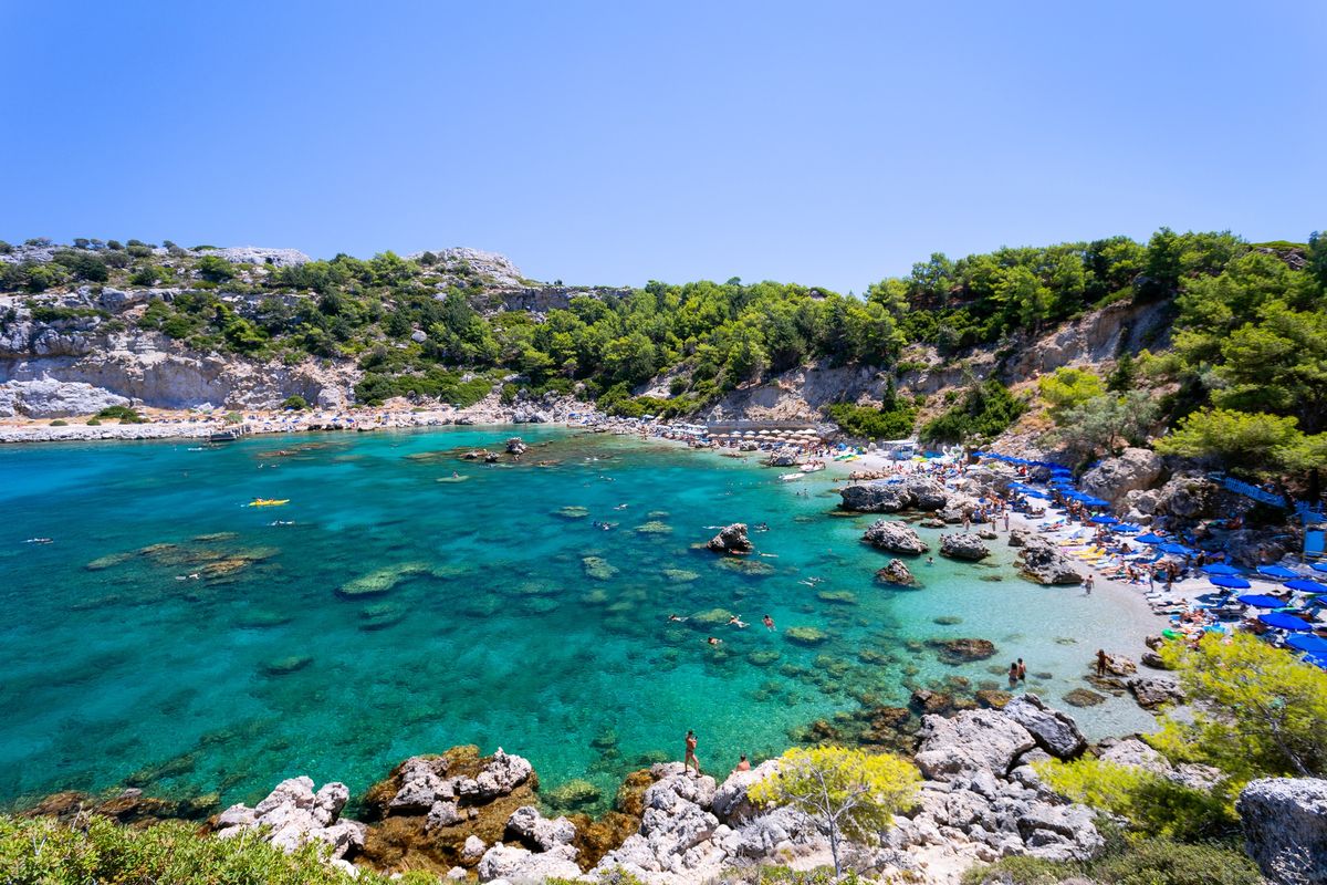 Greckie wyspy kuszą turkusową wodą