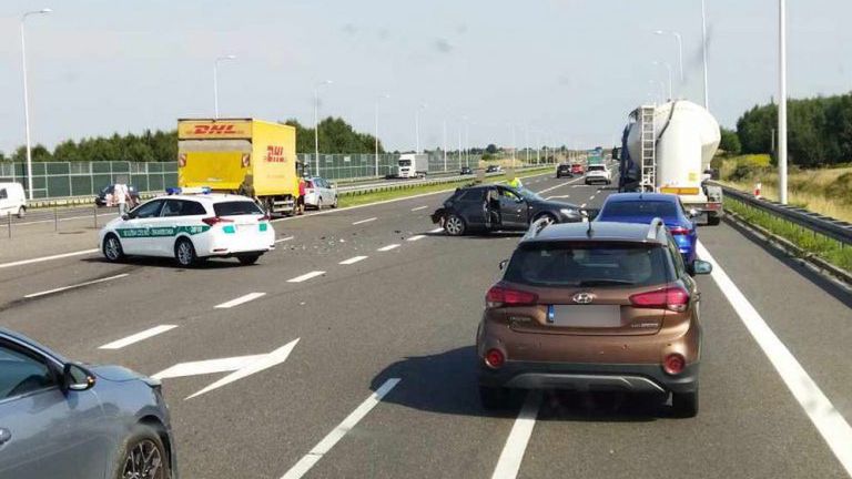 Ciężarówka staranowała auto