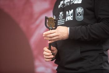 Dyplom informatyka wciąż gwarancją wysokich zarobków zaraz po studiach. Ale nie tylko on! Jaki kierunek wybrać w Małopolsce?
