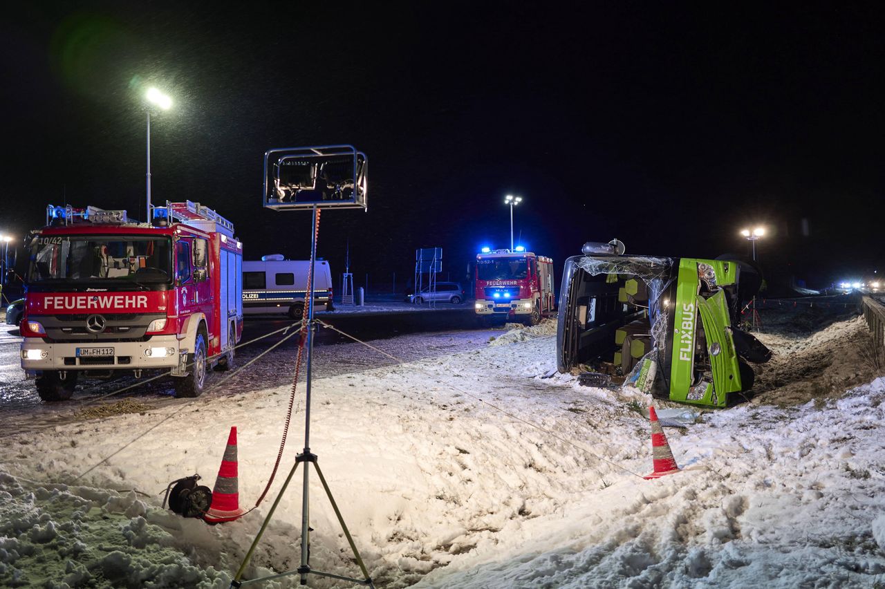 Tragiczny wypadek autokaru Flixbus na A11. Nieznana narodowość jednej z ofiar