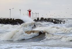 Sztorm na Bałtyku. Alerty hydrologiczne i ostrzeżenia przed silnym wiatrem